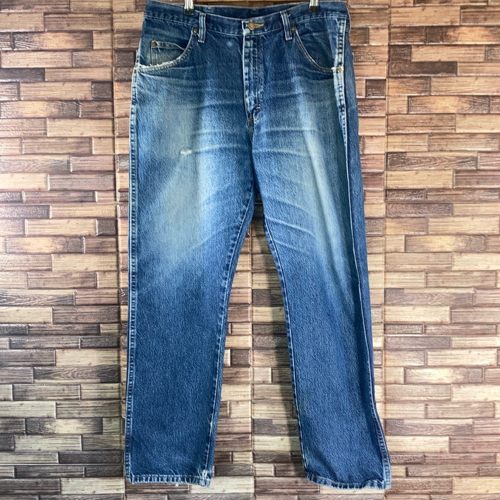 Mens Distressed Wrangler 36x30 Regular Fit Dark Wash Jeans